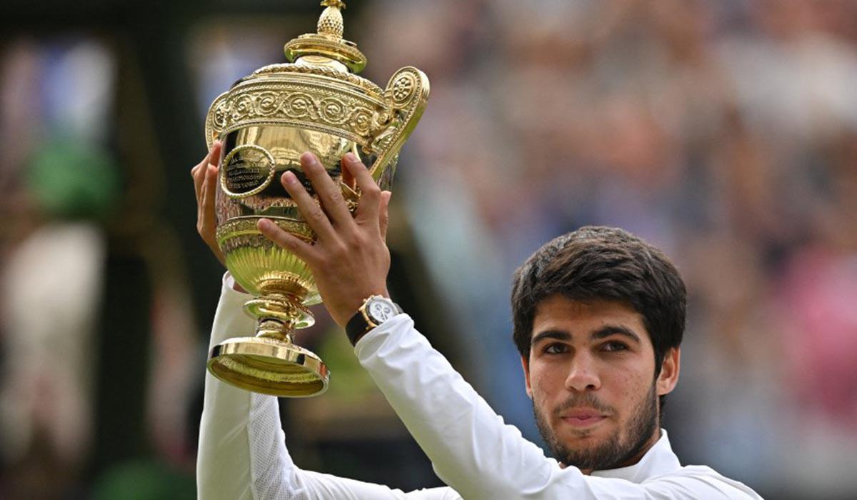 Alcaraz destrona a Djokovic y hace historia al conquistar Wimbledon