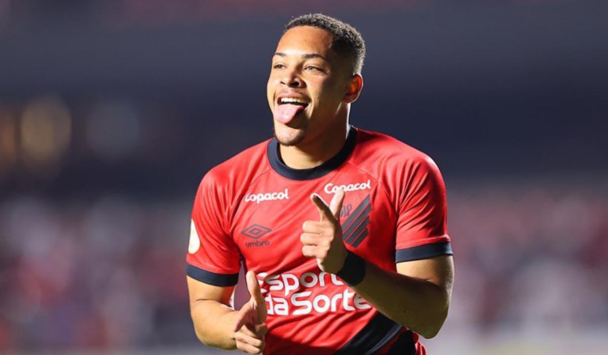 El delantero brasileño Vitor Roque es nuevo jugador del FC Barcelona.