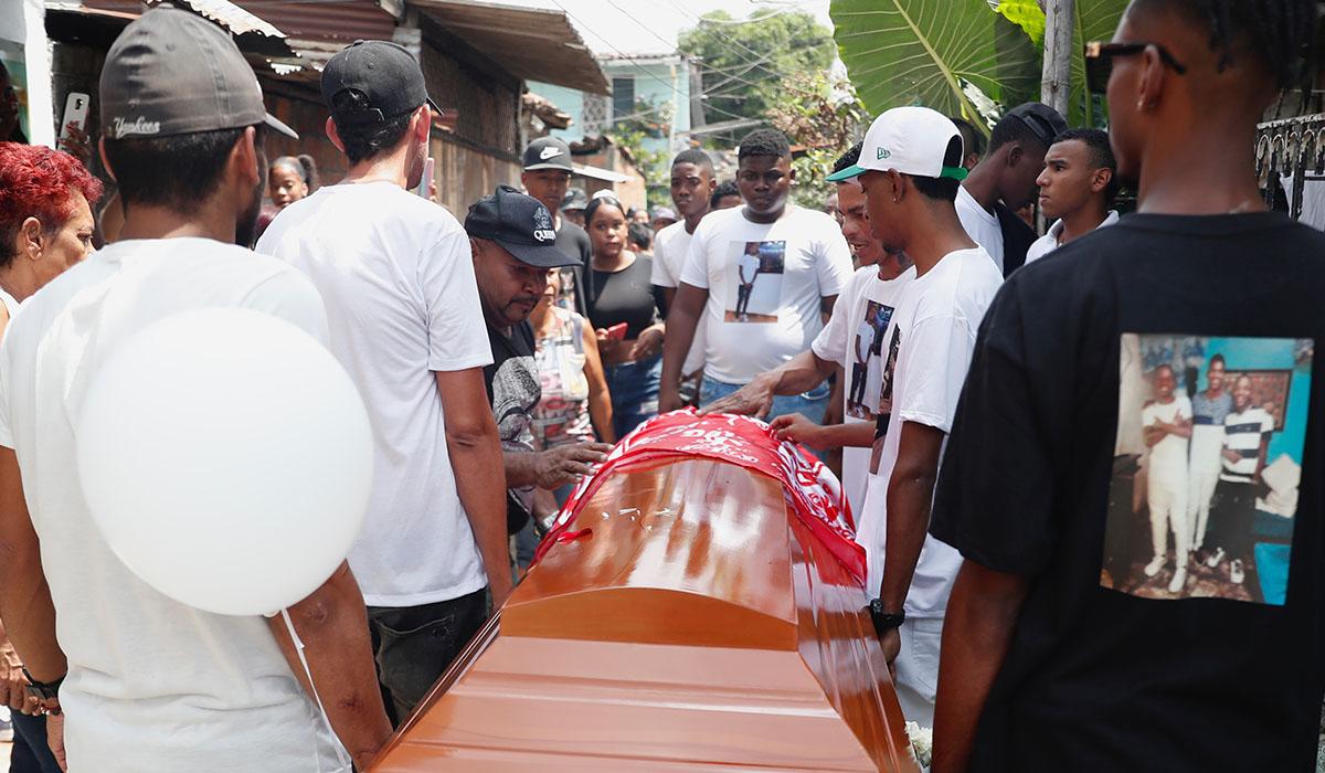 Asesinan en discoteca a hermano de futbolista mundialista