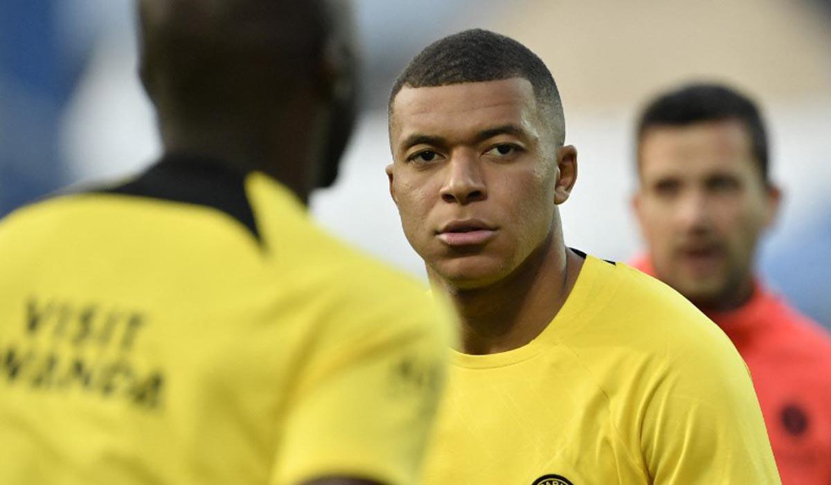 Mbappé fue apartado por el PSG ya que se quedó sin ir a la gira por Japón.