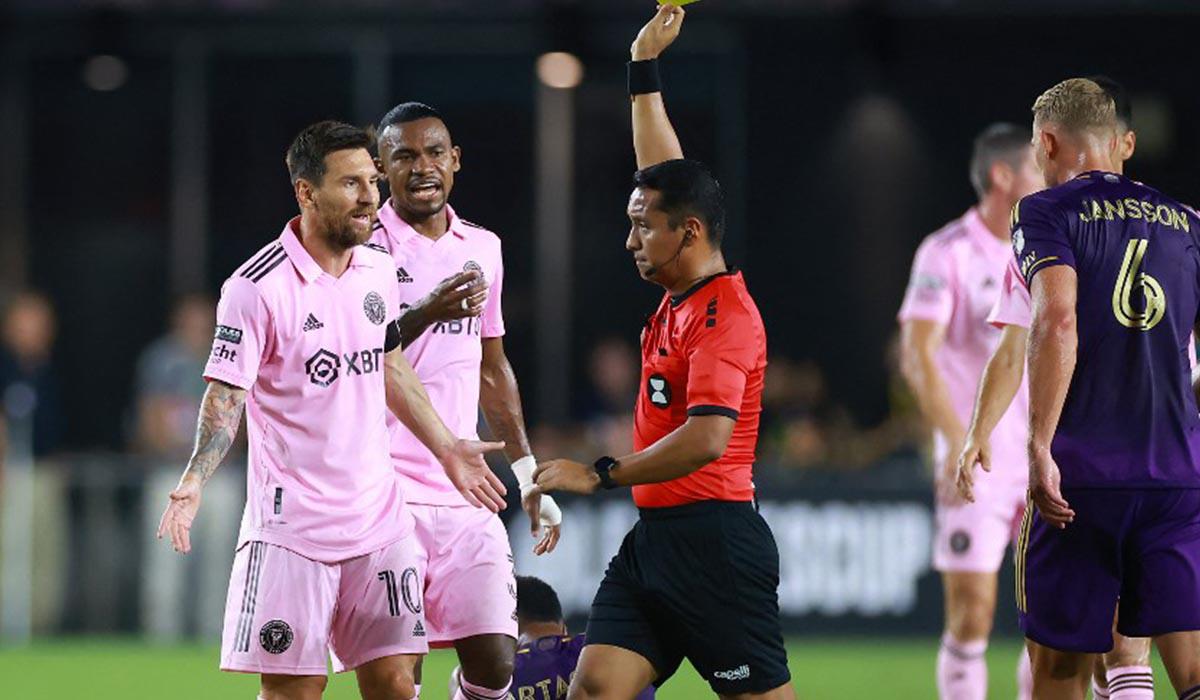 Messi recibió por primera vez una tarjeta amarilla como jugador del Inter Miami.