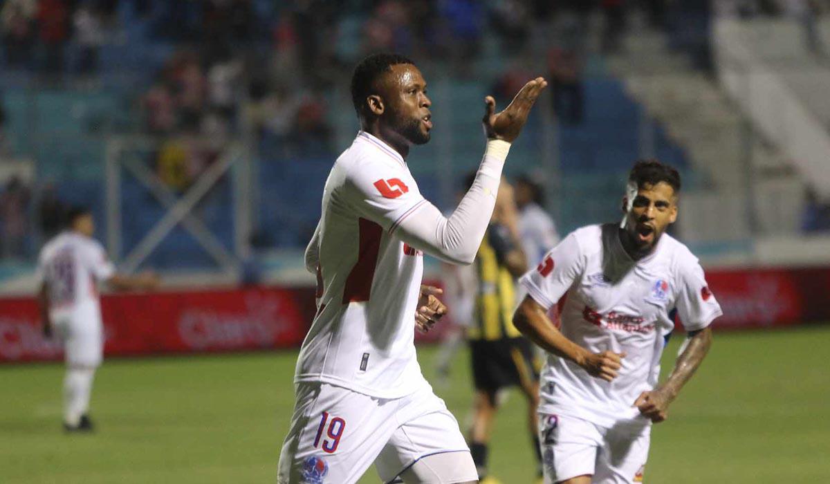 Olimpia se dio un festín tras humillar al Real España en Tegucigalpa