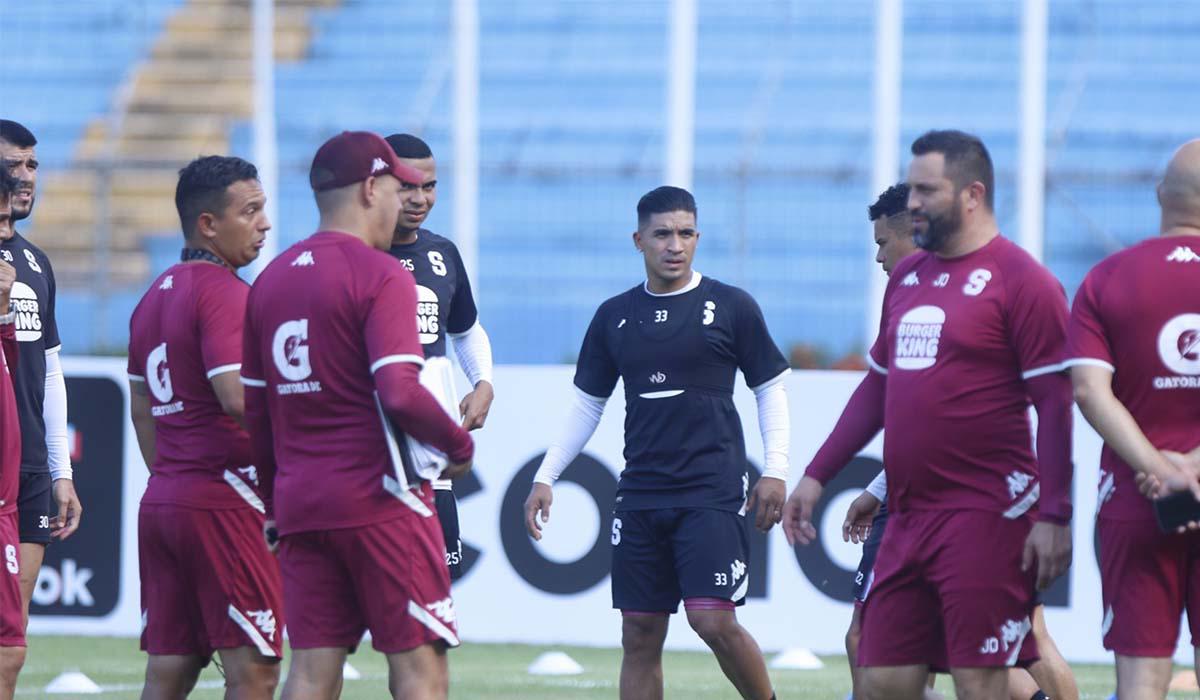 ¿Jugará Chirinos en la Copa Centroamericana? DT del Saprissa responde