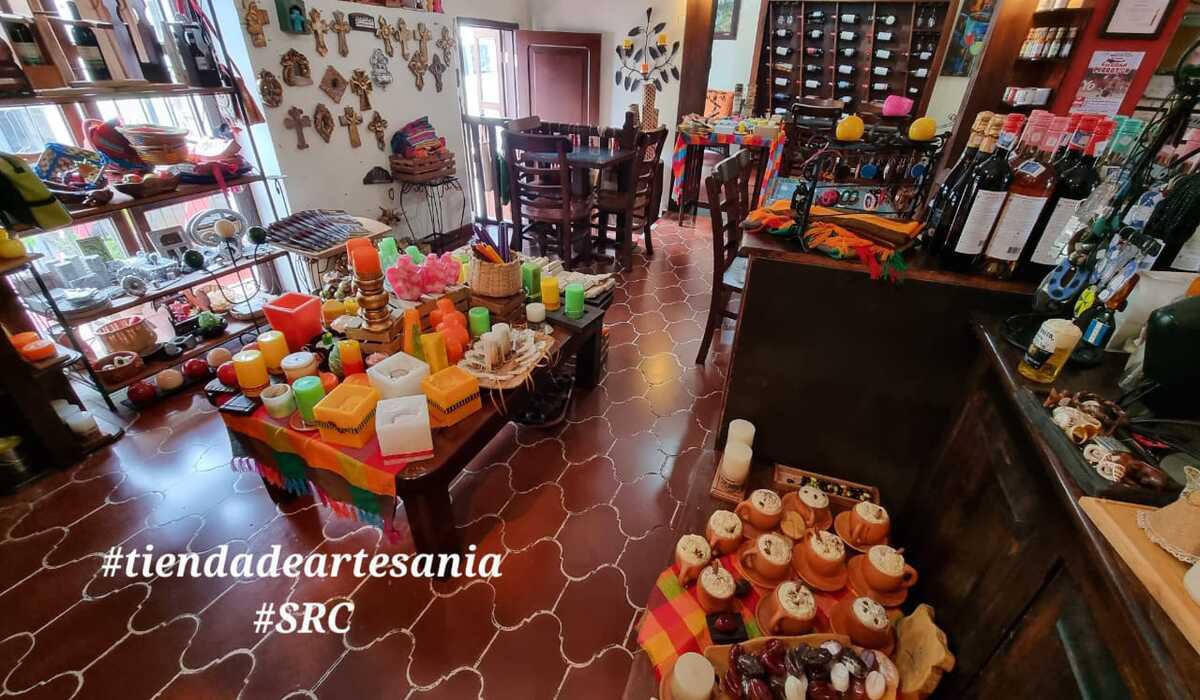 La Expo Copán contará con una amplia variedad de actividades, cuenta con muchos lugares donde puede adquirir recuerdos de la ciudad y disfrutar de un buen café y vino, le recomendamos el Café de Las Velas.