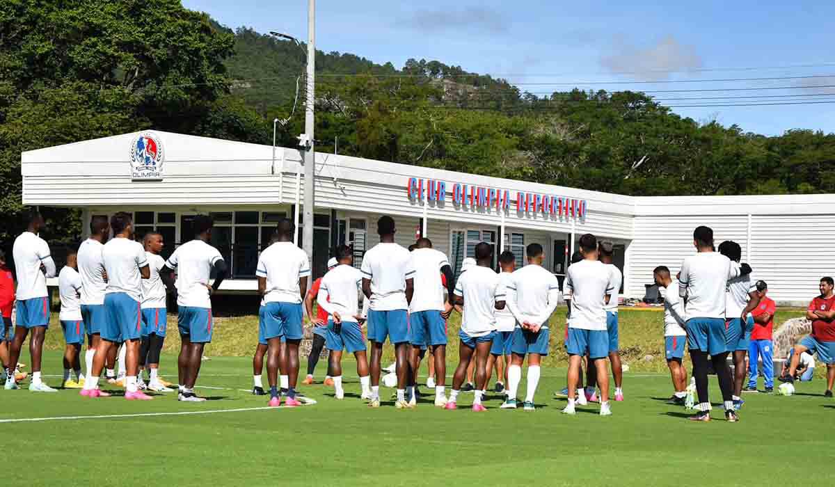 Oficial: Futbolista le pide salir a Troglio y se marcha del Olimpia