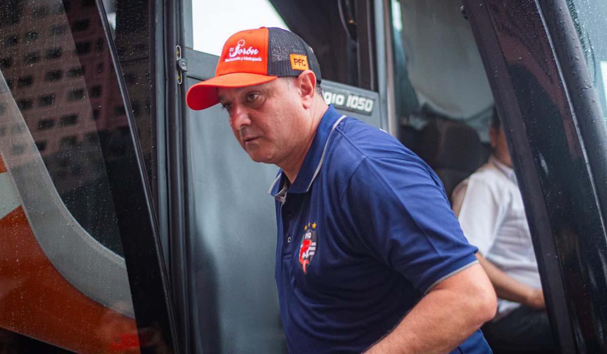 Diego Vázquez fue anunciado por el Puntarenas de Costa Rica como su nuevo técnico el 4 de agosto, pero pocos meses