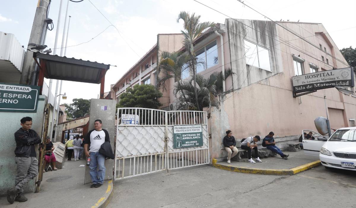 CMH califica como “un juego macabro” despido de médicos