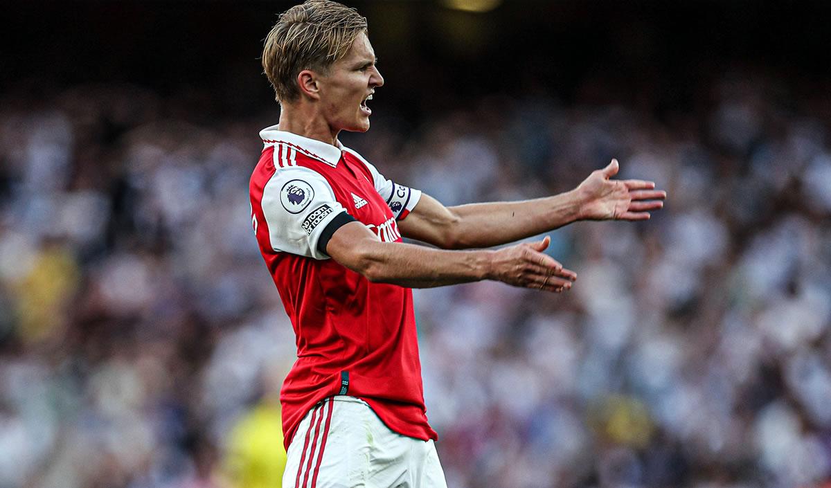 Martin Odegaard celebrando el empate del Arsenal 1-1 ante Fulham.