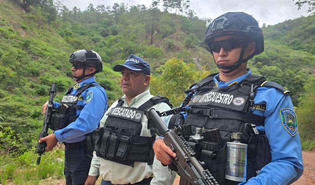 Citan a dos hombres para construir piscina y terminan secuestrados; policía los rescata