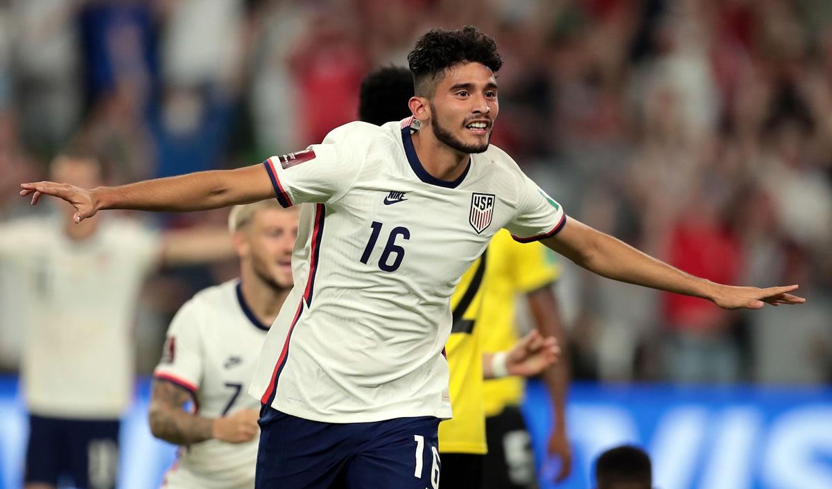 Ricardo Pepi celebrando uno de sus goles contra Jamaica.