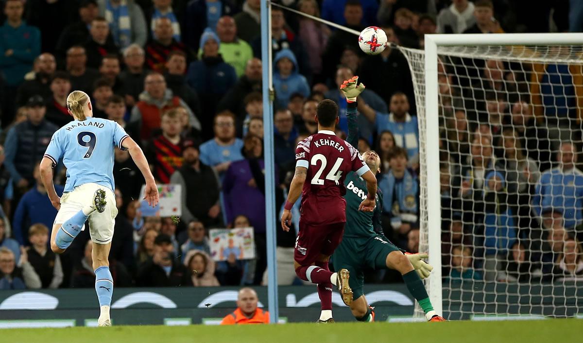 Así marcó Erling Haaland su golazo en una nueva victoria del Manchester City.