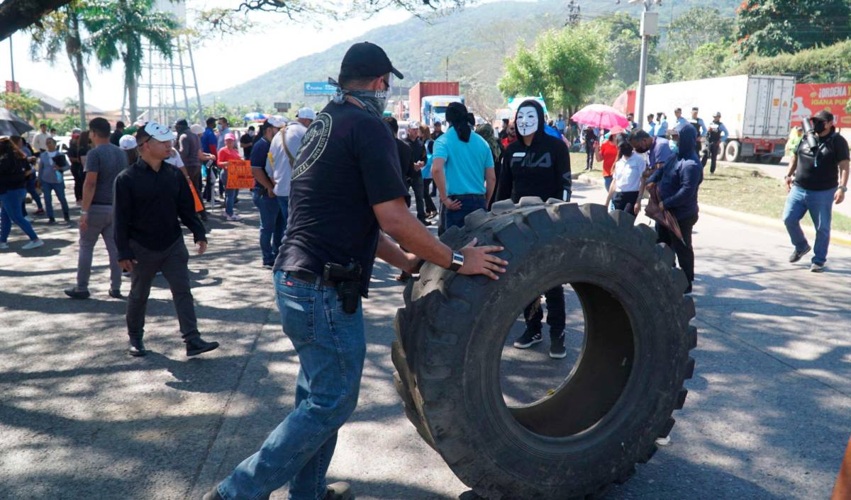 Intensifican protestas en Ministerio Público por aumento salarial