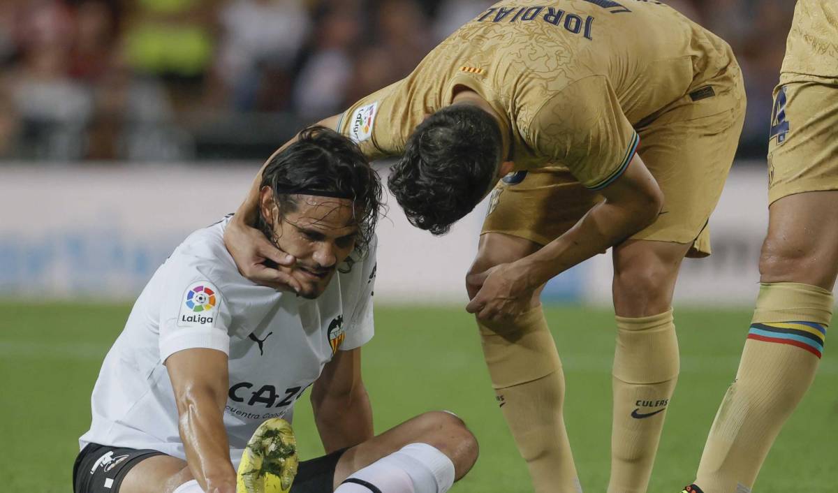 Cavani se lesiona y se encienden las alarmas en Uruguay de cara al Mundial de Qatar
