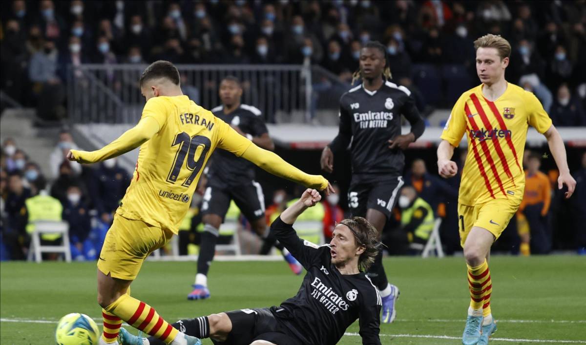 Ferran Torres se reivindicó y goleó al Real Madrid en el Santiago Bernabéu