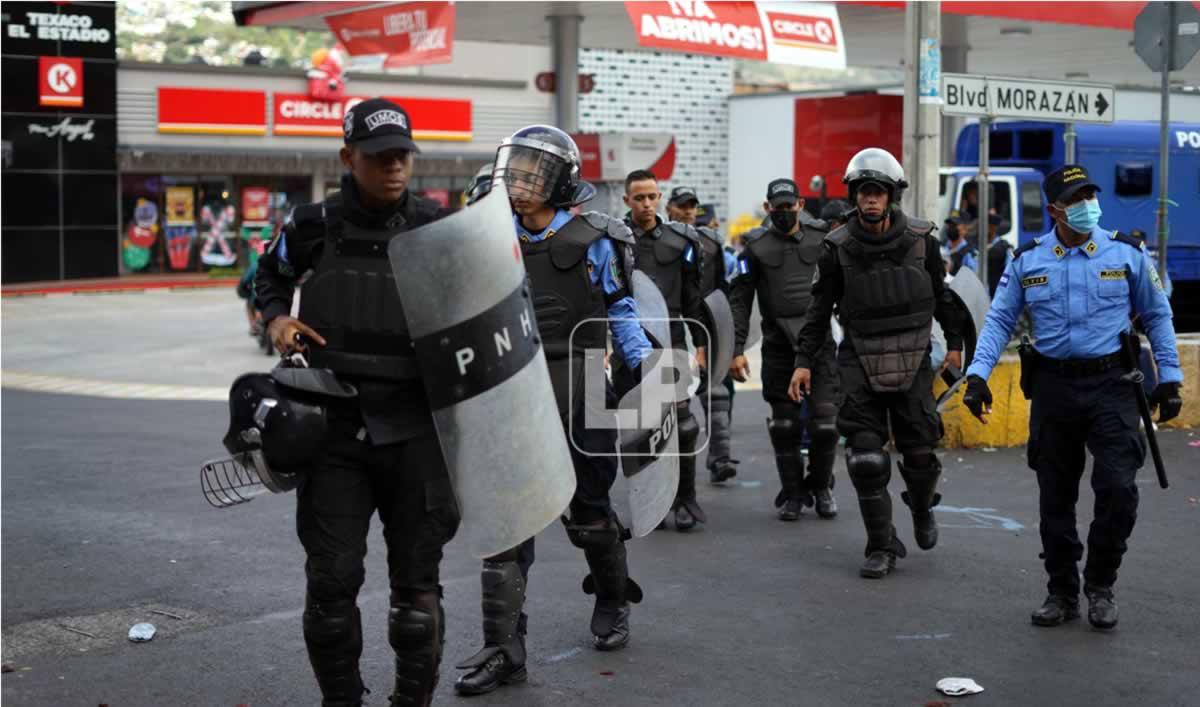 Elementos de seguridad nacional han tomado el control en el estadio Nacional.
