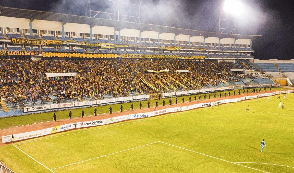 La afición del Real España llegó en gran número a disfrutar del clásico ante Olimpia.