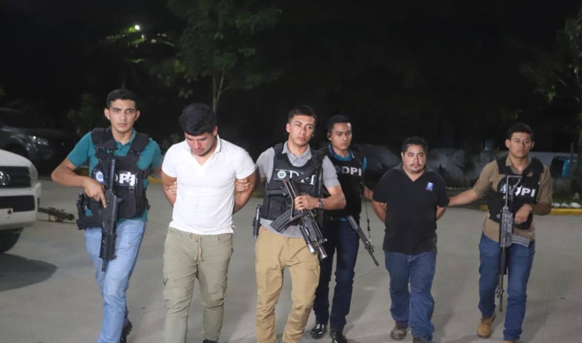 Caen más presuntos autores del asesinato de la dirigente Karla Vigil