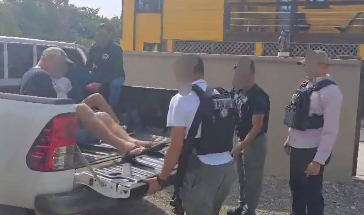 Capturan a canadiense y hondureña con 97 mil dólares en La Ceiba