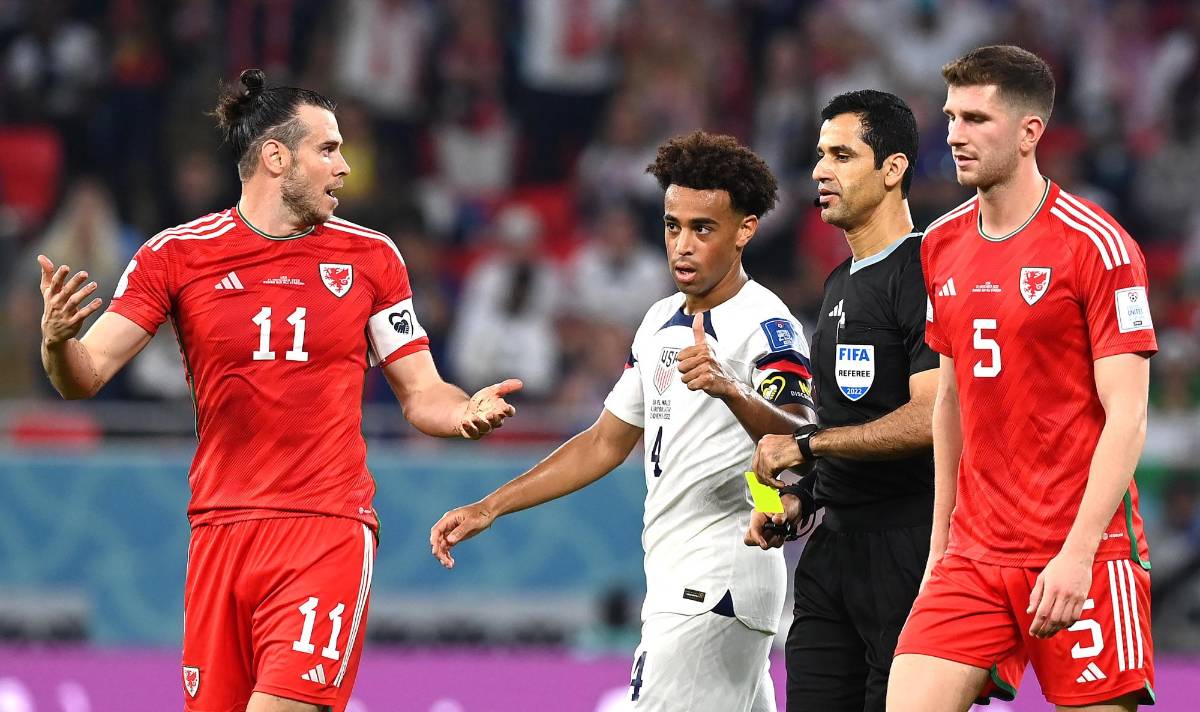 No se vio: Lo que pasó entre Gareth Bale y jugadores de EUA y primera mancha en el Mundial de Qatar