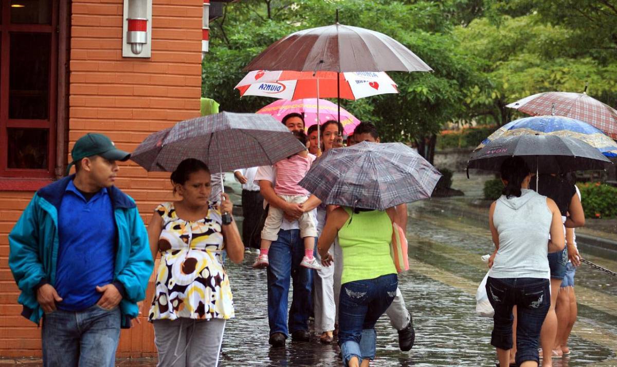 Lluvias débiles y dispersas se esperan hoy en tres regiones