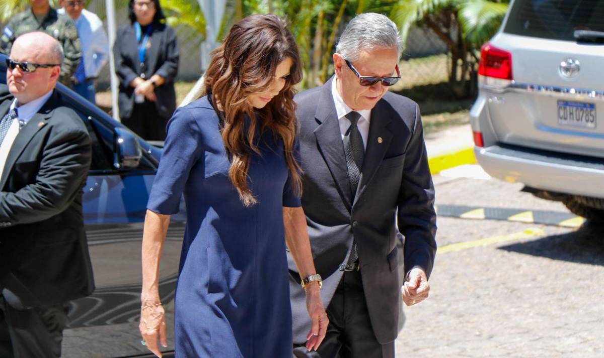 Así fue el encuentro de Nasry Asfura con Kristi Noem