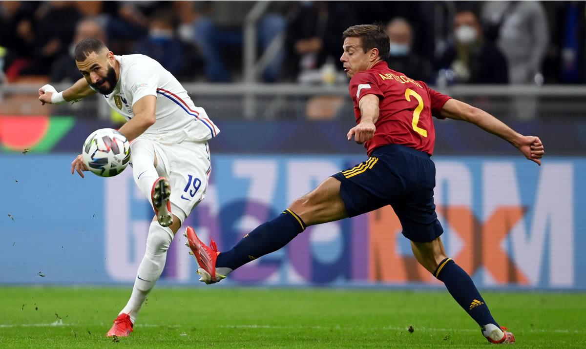 Rápido lo empató Benzema con este gran remate para firmar un golazo.