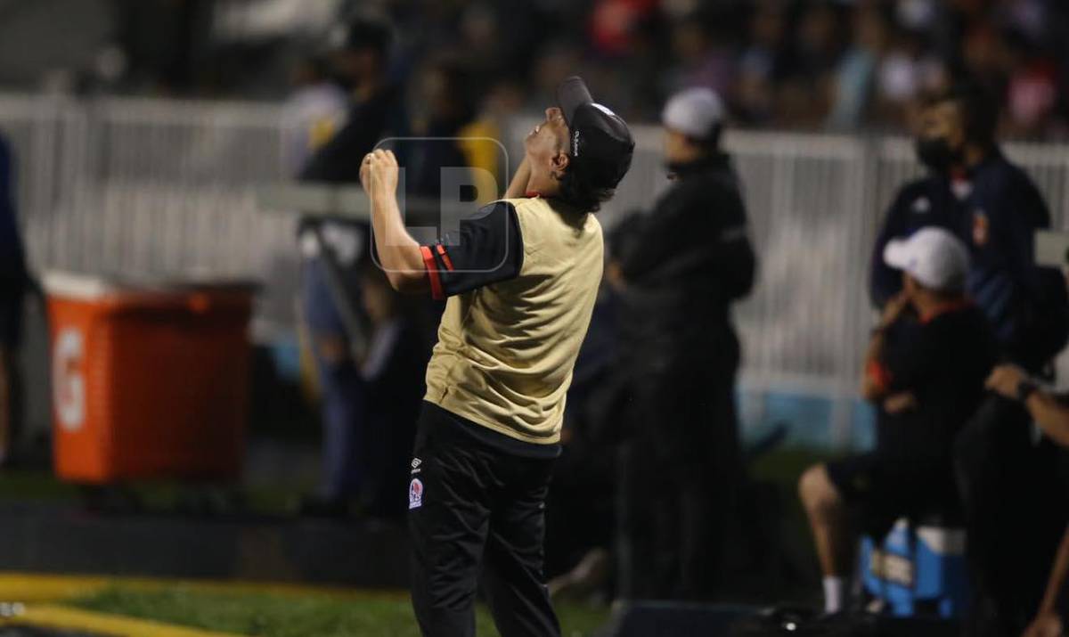 Pedro Troglio y su reacción tras perder ante Motagua.