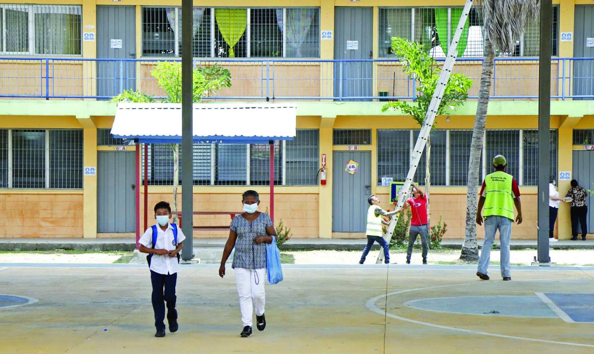 El 20% de alumnos de Cortés reciben clases virtuales