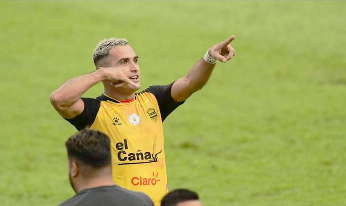 Omar Rosas: Su instinto goleador despertó y es un arma más para lo que resta del torneo, ha hecho tres goles en dos juegos.