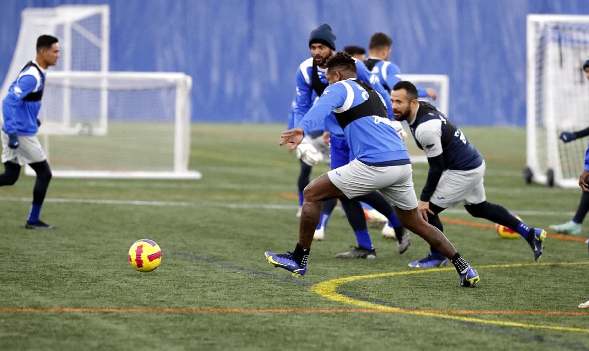 Los jugadores trabajaron a buen ritmo para enfrentar a los estadounidenses.