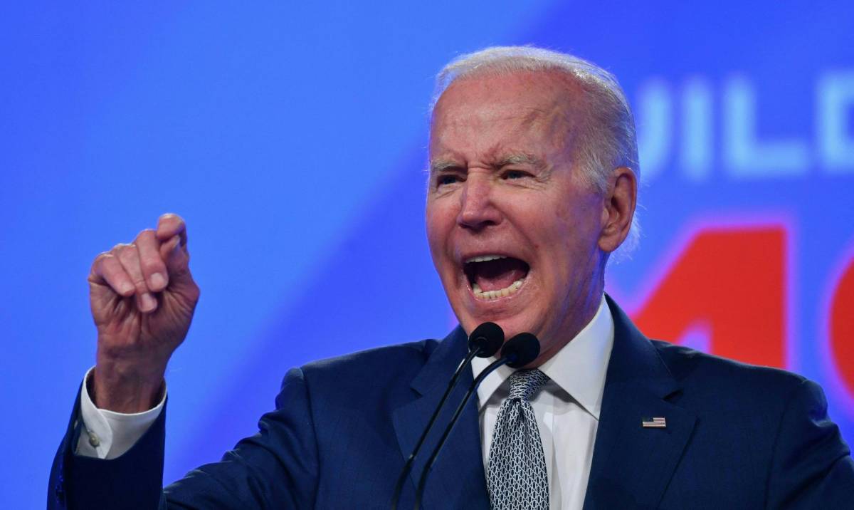 Biden reprende a la industria del petróleo por el precio de los combustibles