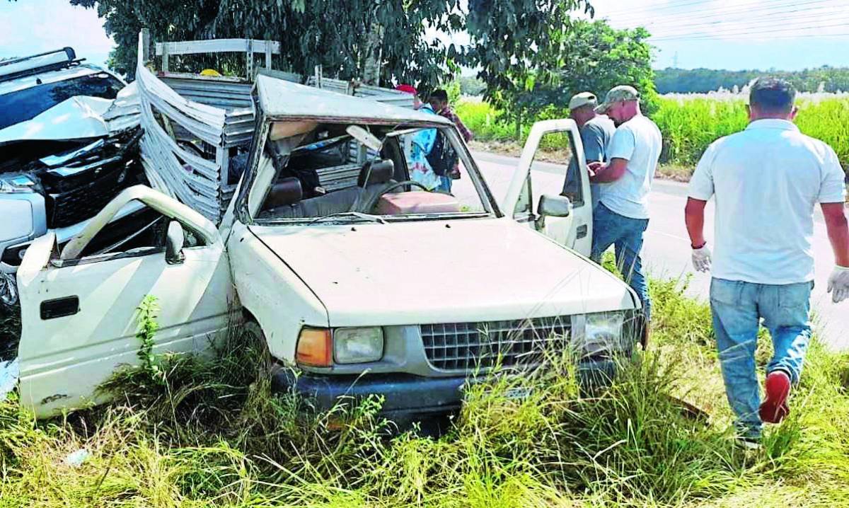 Octogenaria muere en  brutal choque de “pick-up” y camioneta en bulevar