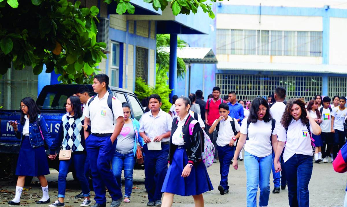 Inician clases en Cortés, aunque algunos institutos arrancan el 16 de febrero