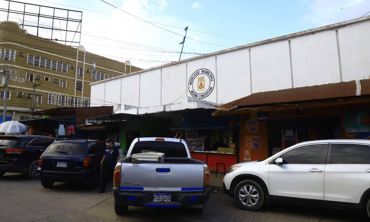 Auditoría revela irregularidades, deudas y mal manejo de mercados