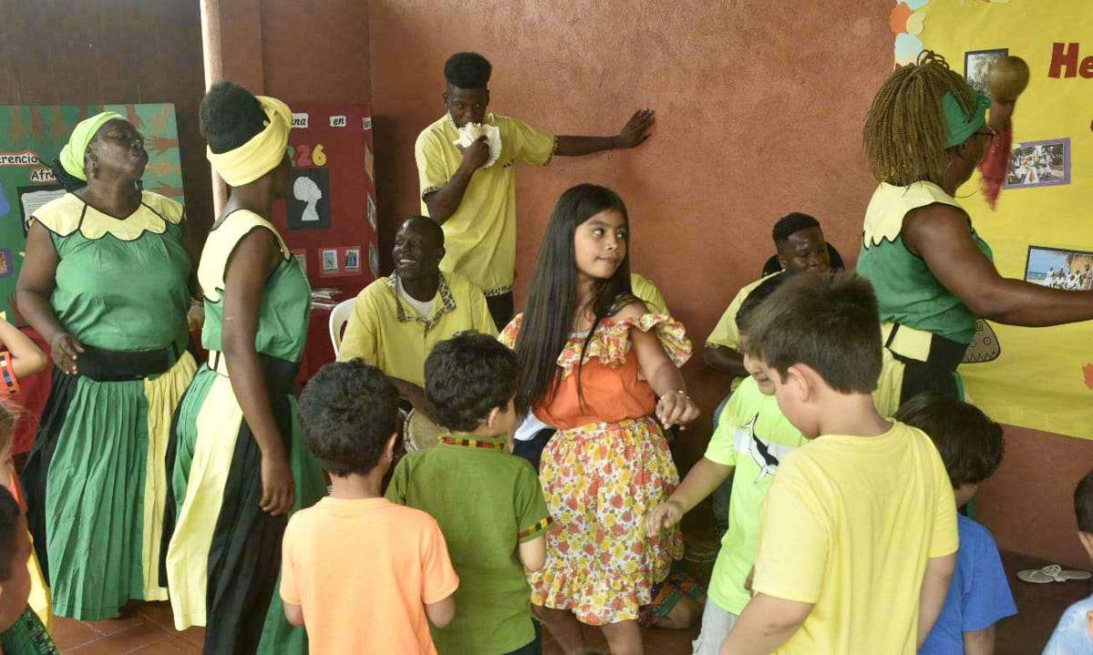 Centro Educativo Bilingüe Miracle celebra Mes de la Herencia Africana en Honduras