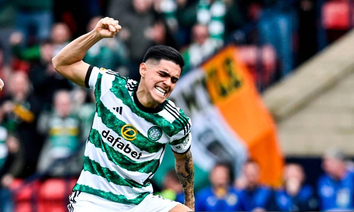 Luis Palma en pleno festejo de la victoria.