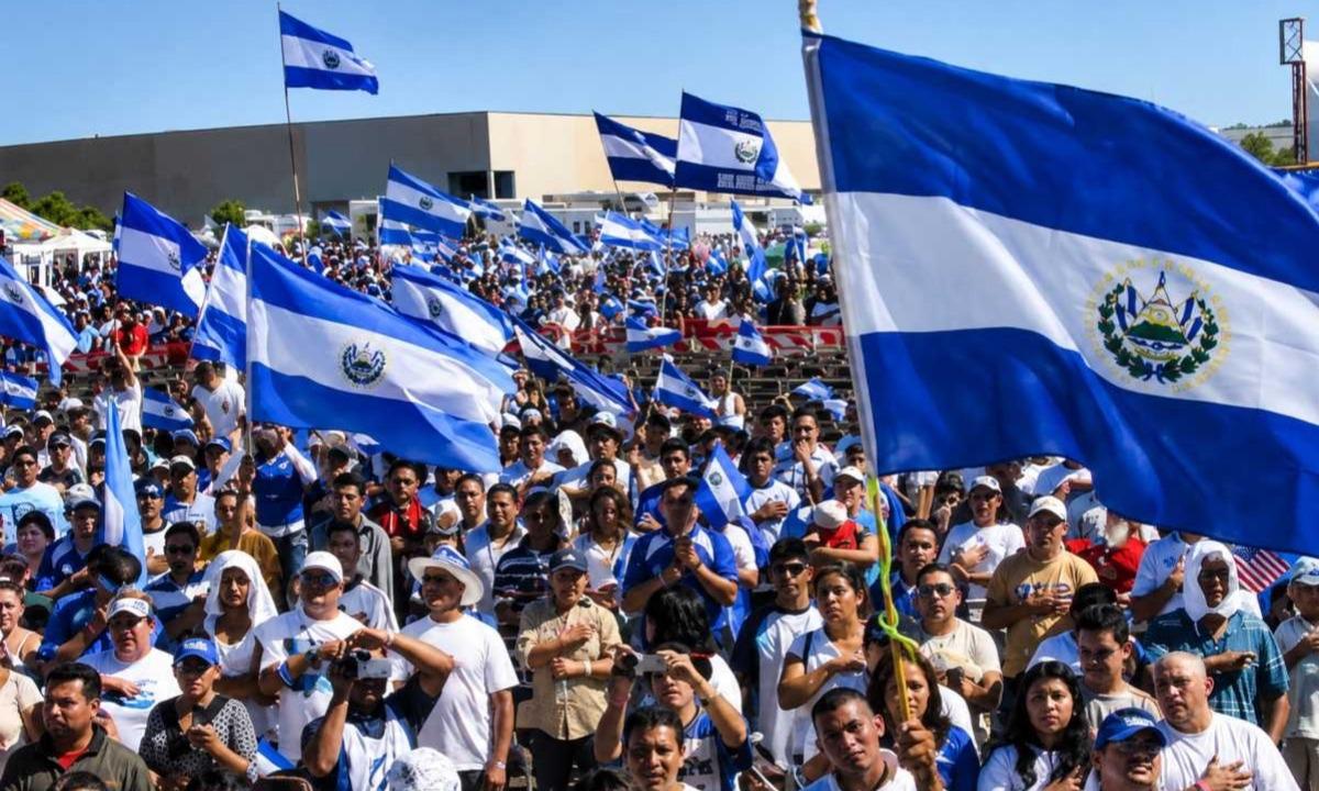 EE UU deja en suspenso el futuro del TPS para unos 170,000 salvadoreños