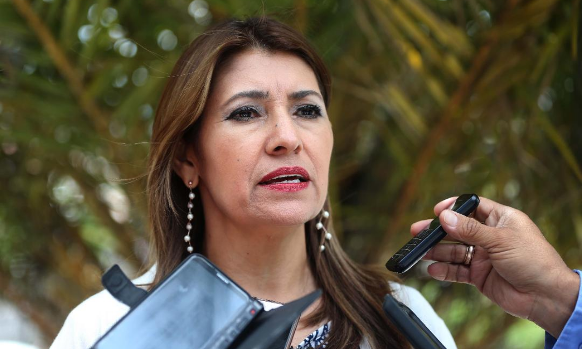 Así rastrea la policía a exministra Alba Consuelo Flores