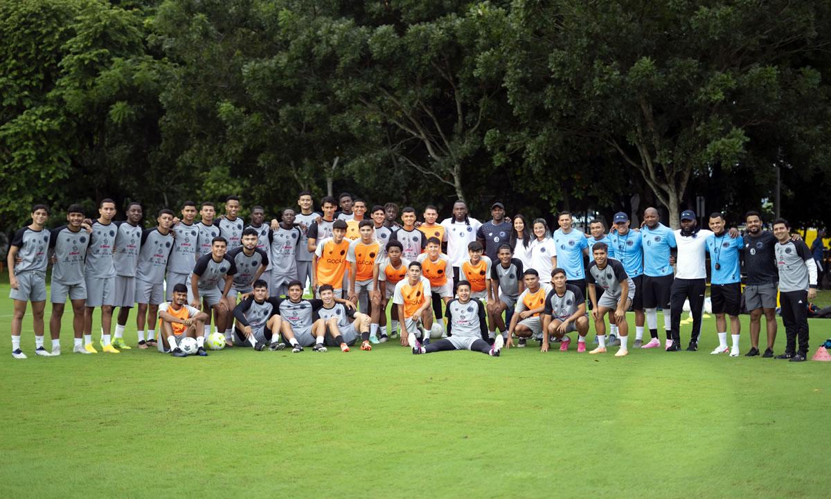 Hay 14 jugadores que viven en la sede de Panteras FC.