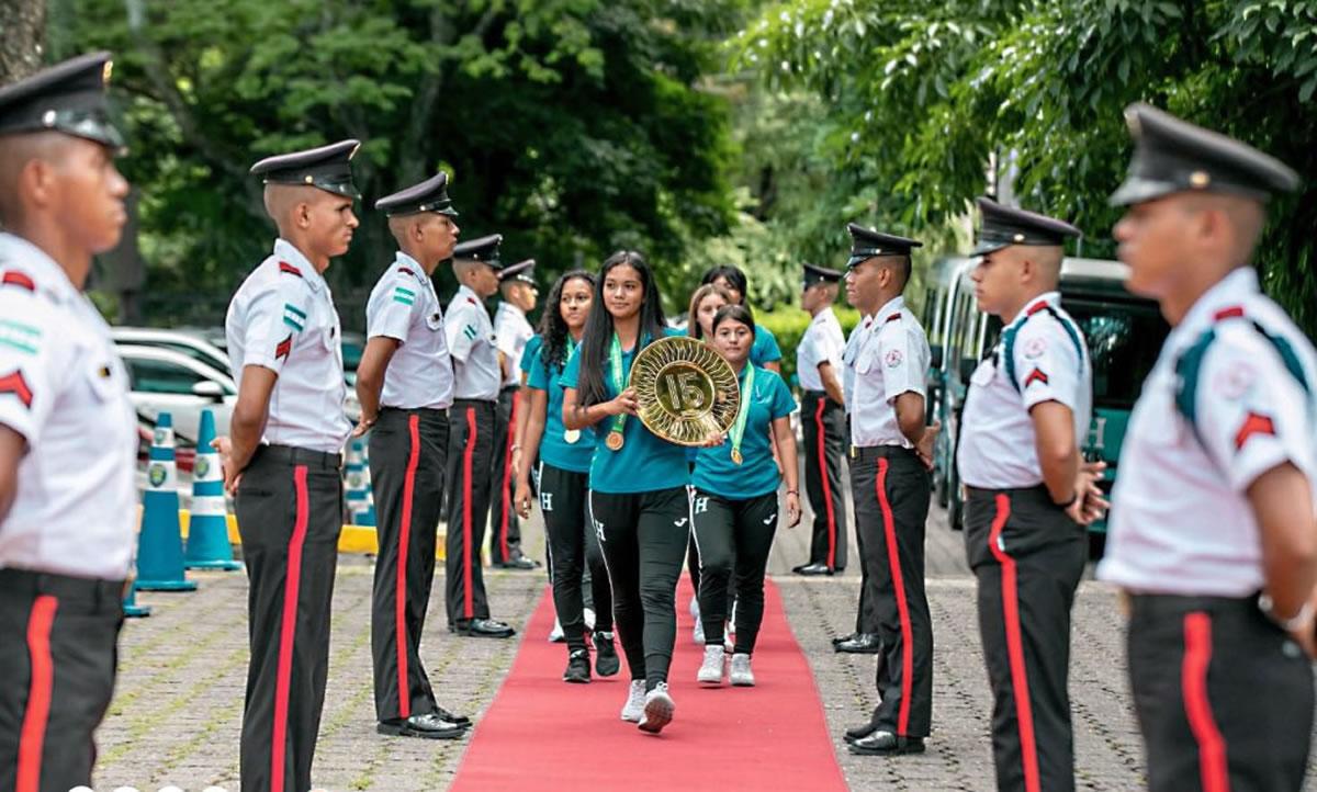 Presidenta Xiomara Castro regalará una casa a cada seleccionada Sub-15 de Honduras