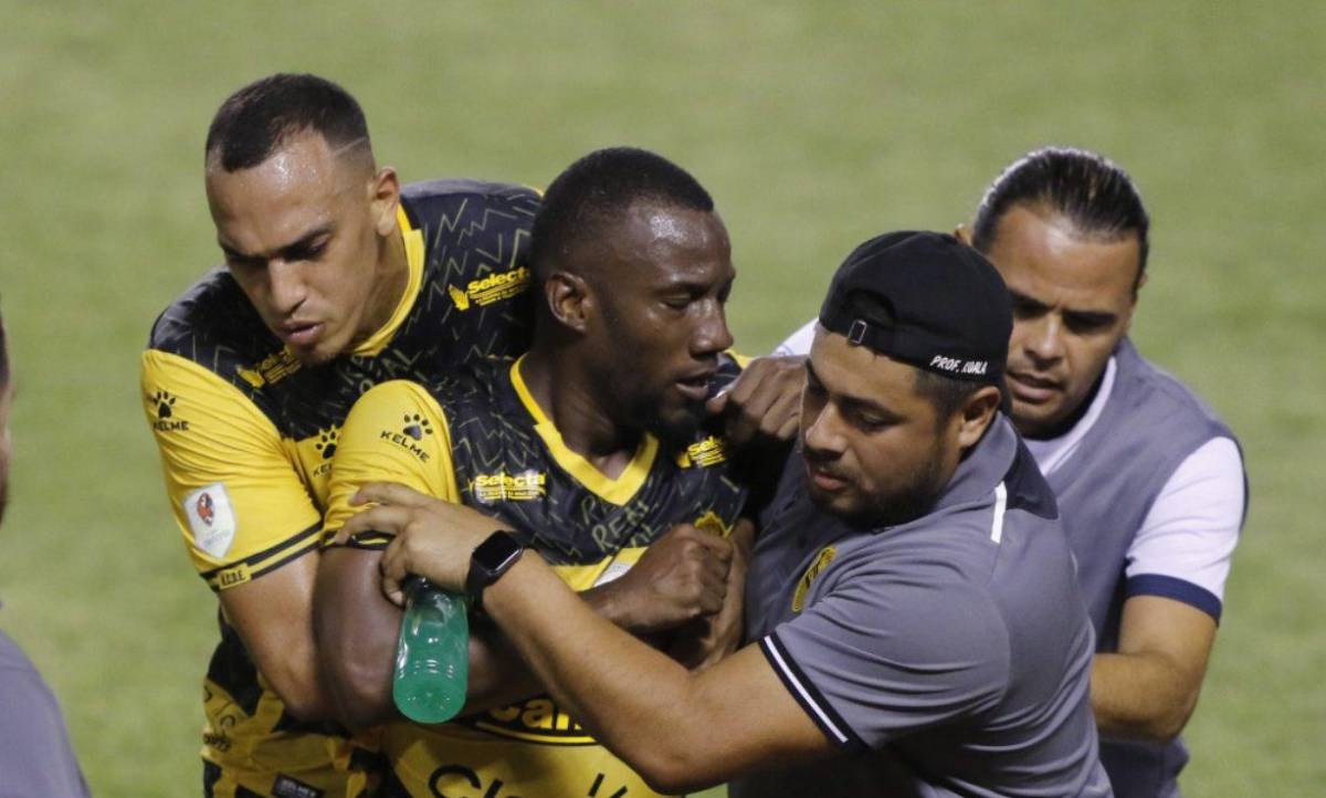 Darixon Vuelto acusa de racismo a jugador del Génesis: “Me llamó mono”