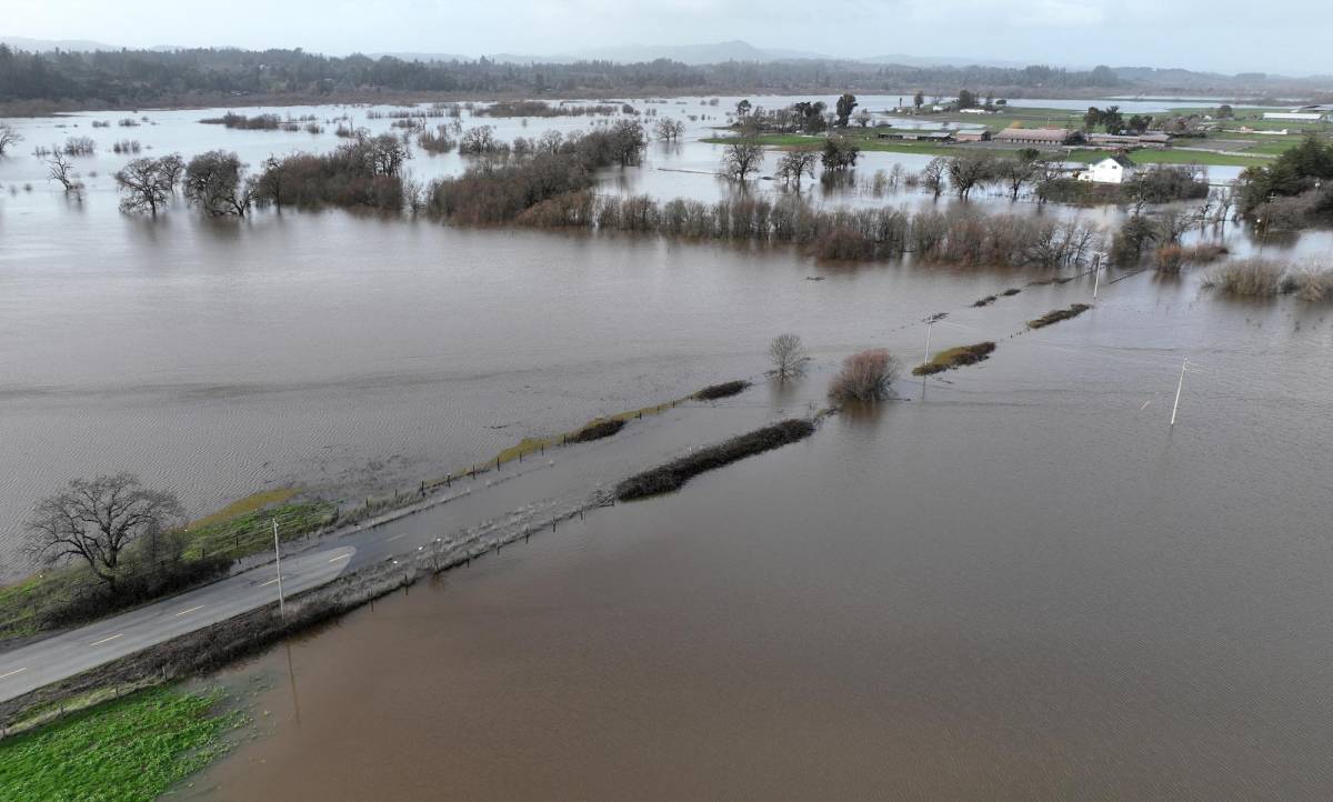 Ordenan evacuar ciudad de California donde residen Harry y Meghan por inundaciones