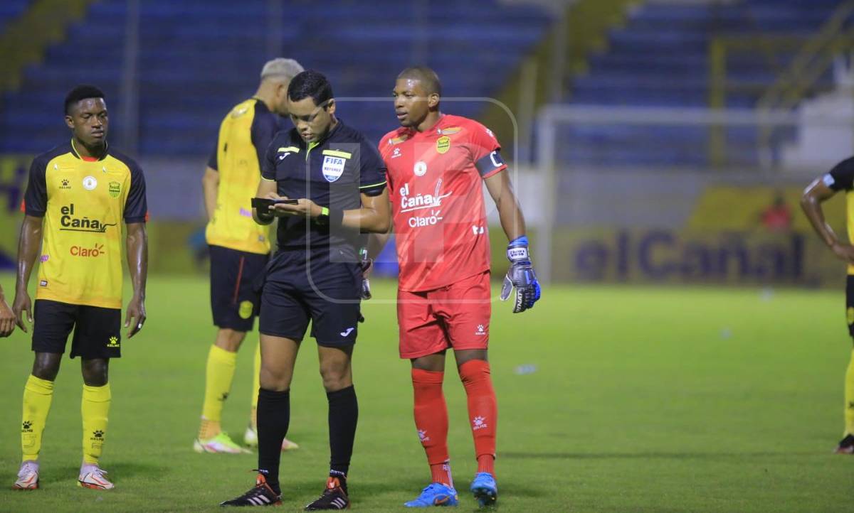 El portero Buba López fue expulsado y Real España lo pierde para el clásico ante Marathón.