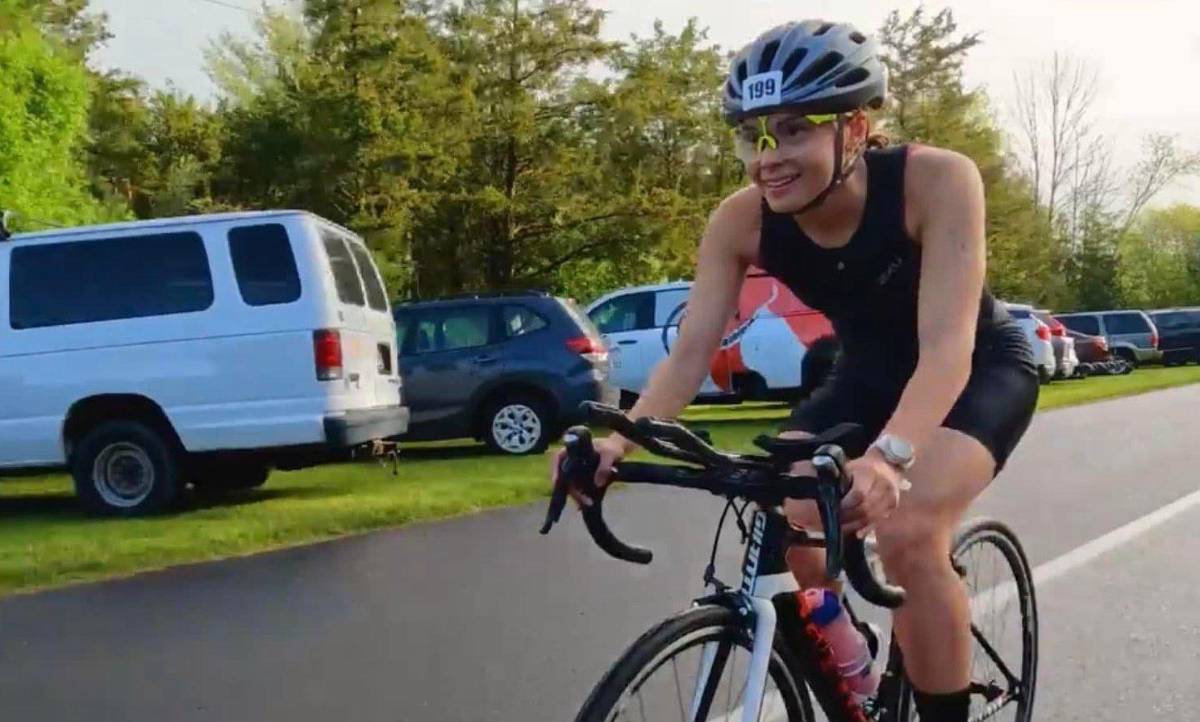 La hondureña María Castro cuenta con 29 años de edad y este sábado participará en el “Triatlón Ironman”.