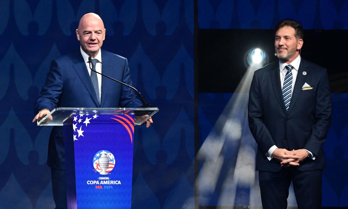 Carlos Domínguez presidente Conmebol, y Gianni Infantino, presidente de la FIFA.