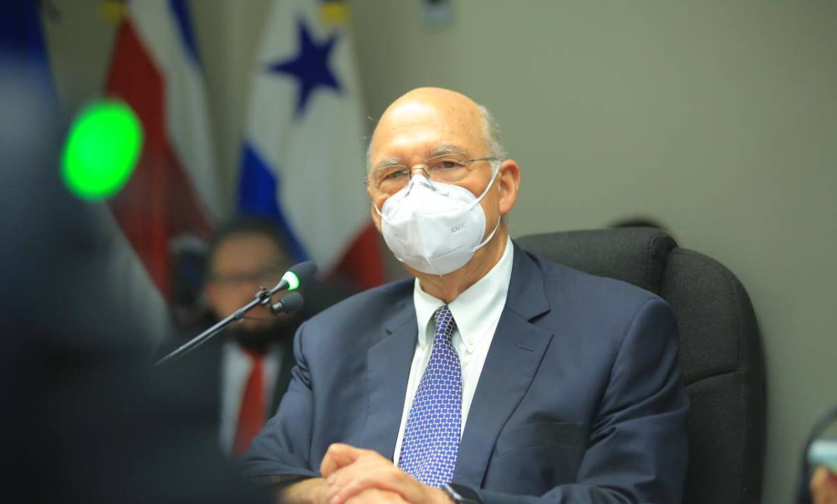 Ordenan arresto de expresidente salvadoreño Alfredo Cristiani por masacre de jesuitas