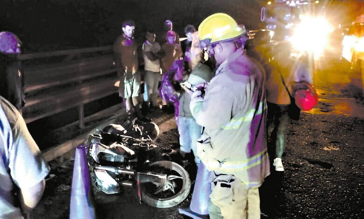 Hermanos mueren al ser embestidos por carro en La Paz