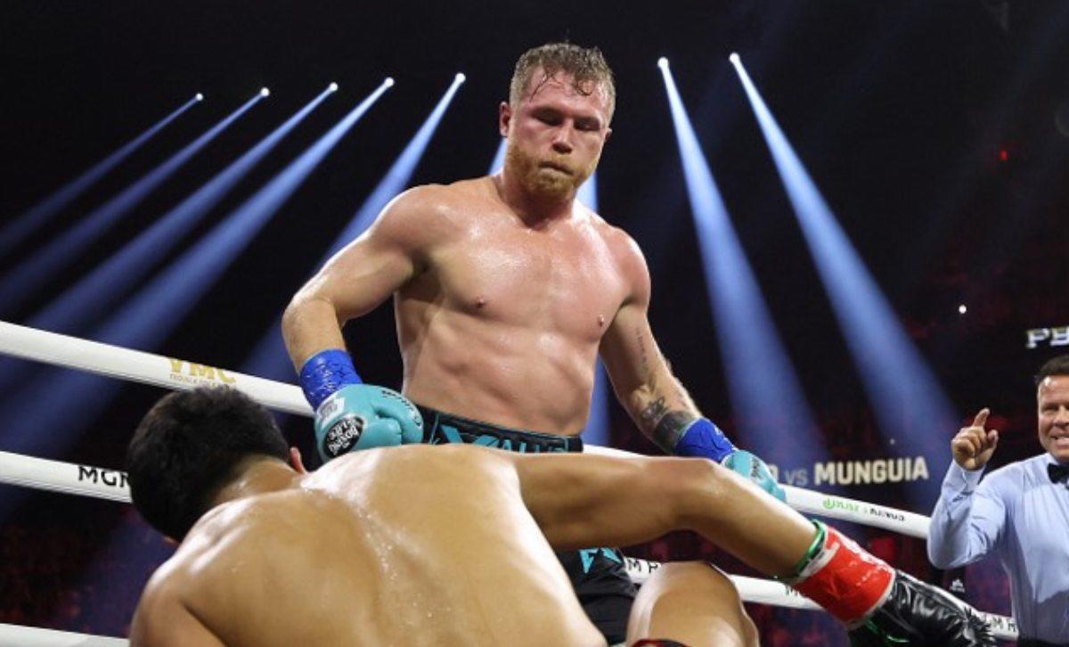 Canelo Álvarez vence a Munguía en pelea histórica y retiene sus campeonatos