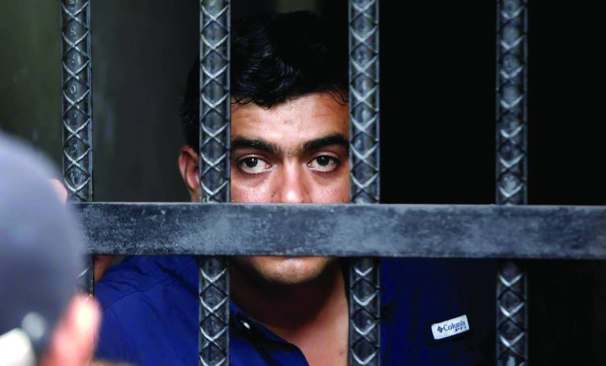 Vestido de policía se iba a escapar Arnaldo Urbina, exalcalde de Yoro