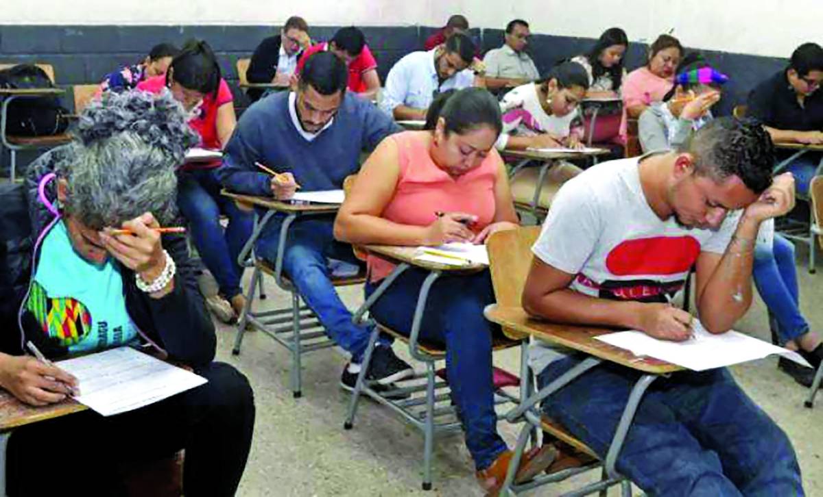 Más de 20,000 maestros buscarán ingresar al sistema educativo público